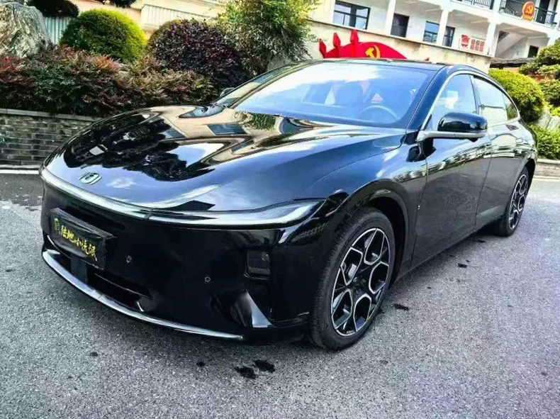 长安汽车启源 正面外观三