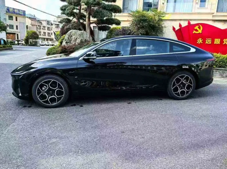 长安汽车启源 后面外观一