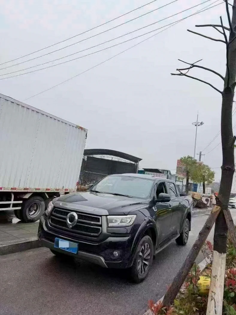 长城汽车炮 正面外观三