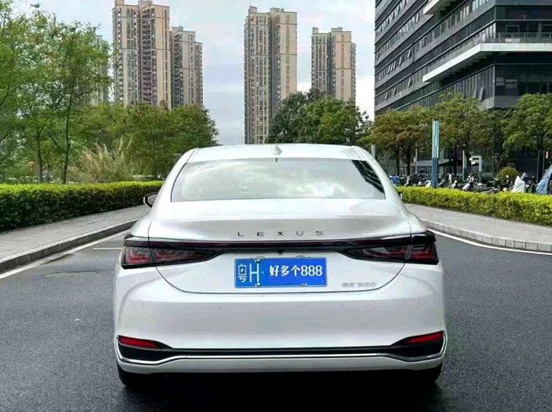 雷克萨斯ES 后面外观二