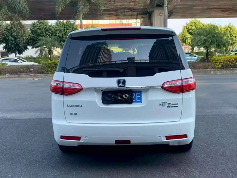 纳智捷大7 驾驶室