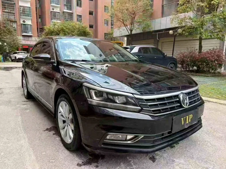 大众帕萨特 正面外观二