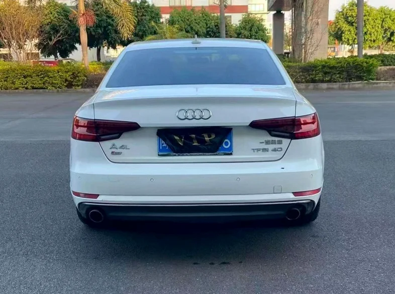 奥迪A4L 驾驶室