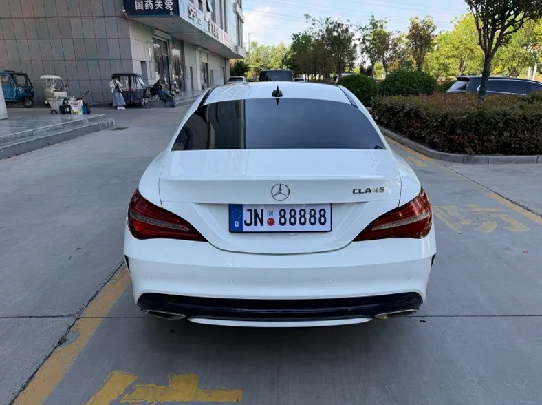 奔驰CLA 驾驶室