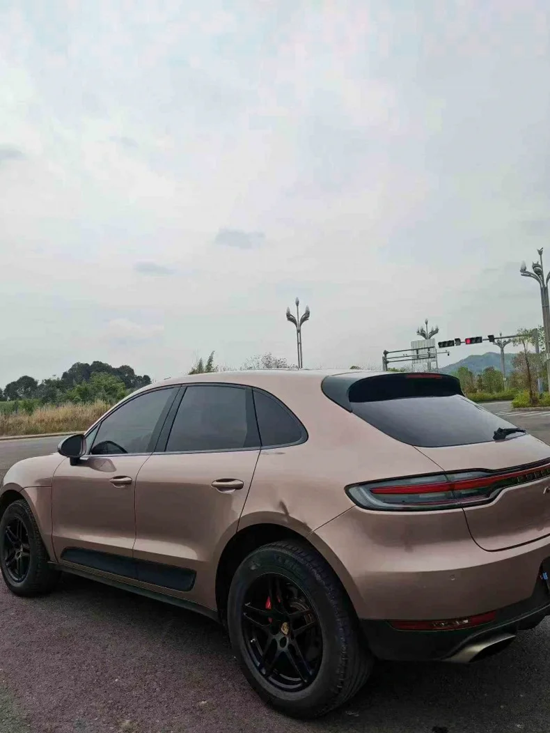 保时捷Macan 后面外观三