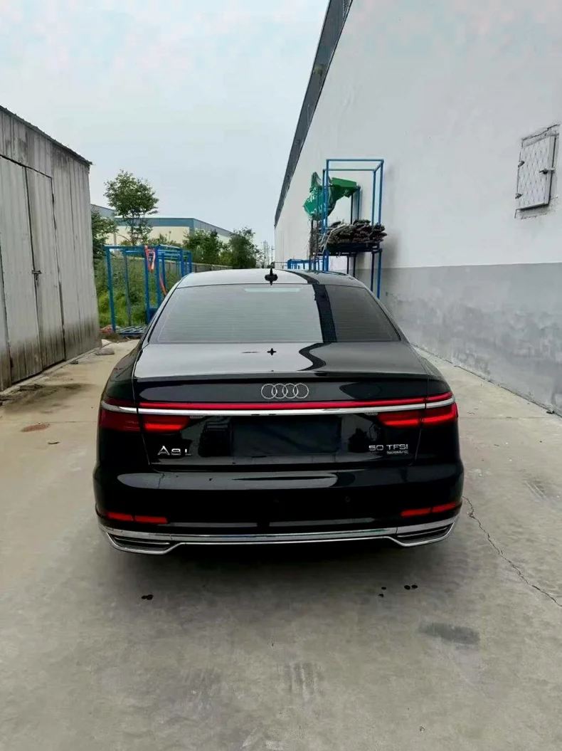 奥迪A8L 驾驶室