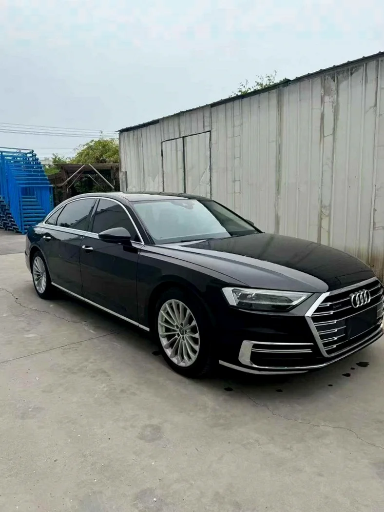 奥迪A8L 正面外观三