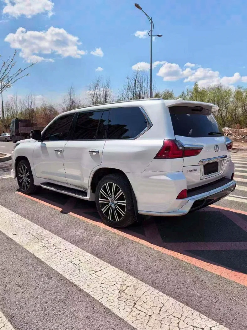 雷克萨斯LX 内饰前排