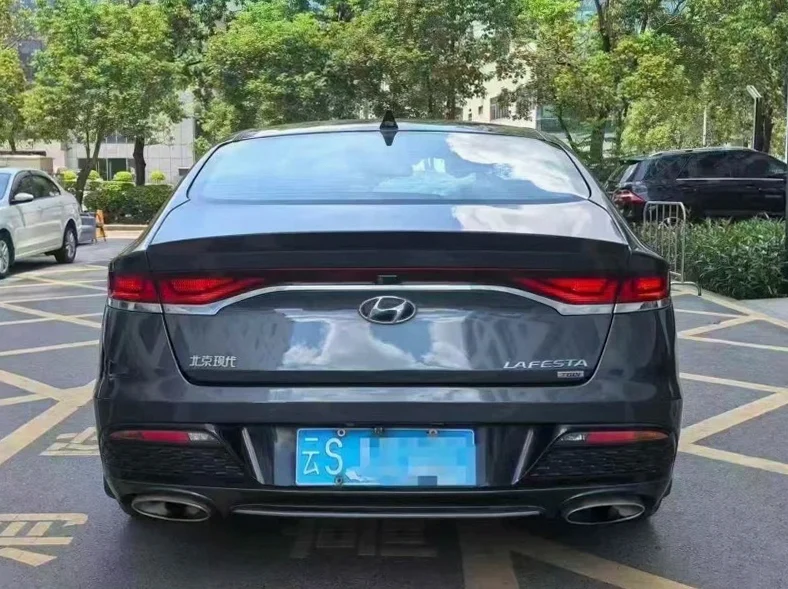 现代菲斯塔 内饰后排