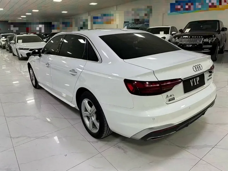 奥迪A4L 后面外观二