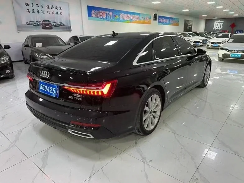 奥迪A6L 后面外观一