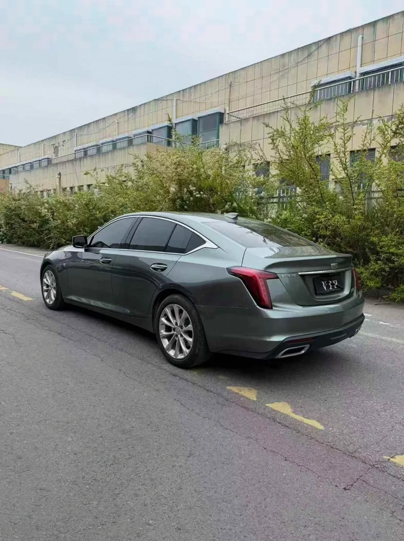 凯迪拉克CT5 后面外观三