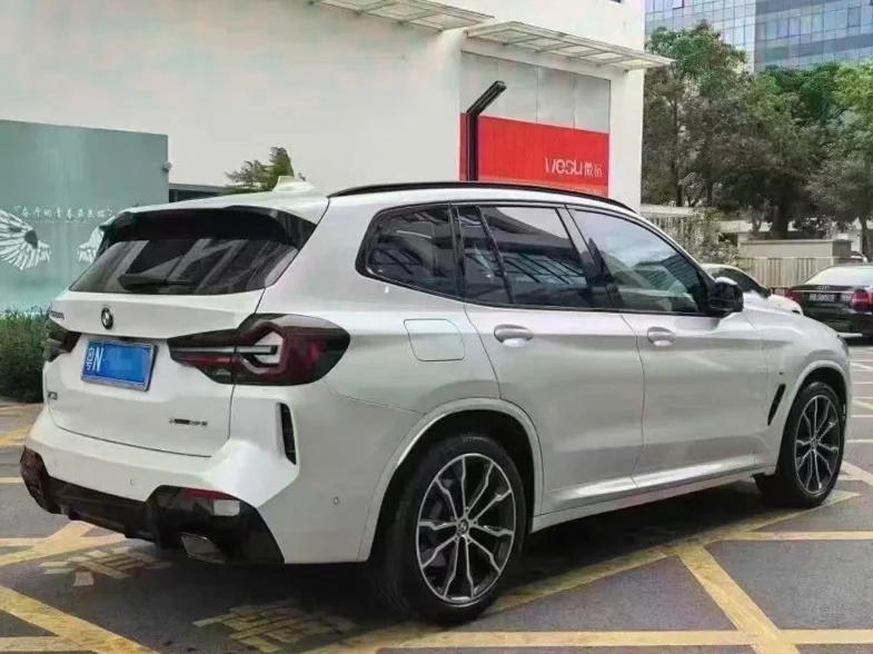 宝马X3 后面外观二