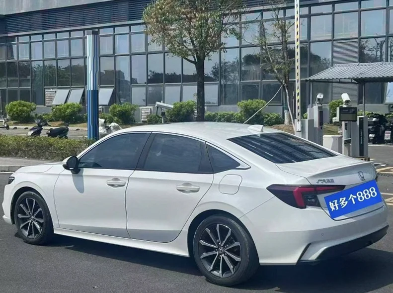 本田型格 后面外观三