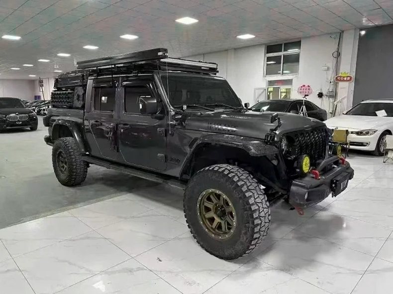 Jeep牧马人 正面外观三