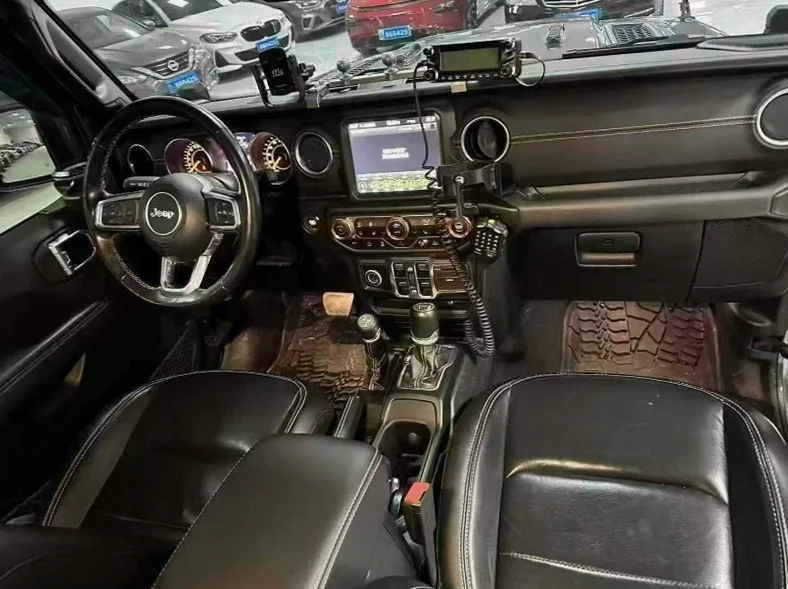 Jeep牧马人 内饰前排