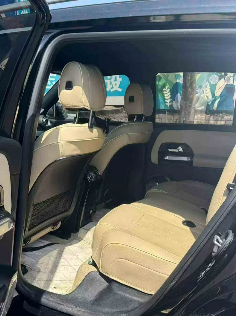 奔驰EQB 后面外观三