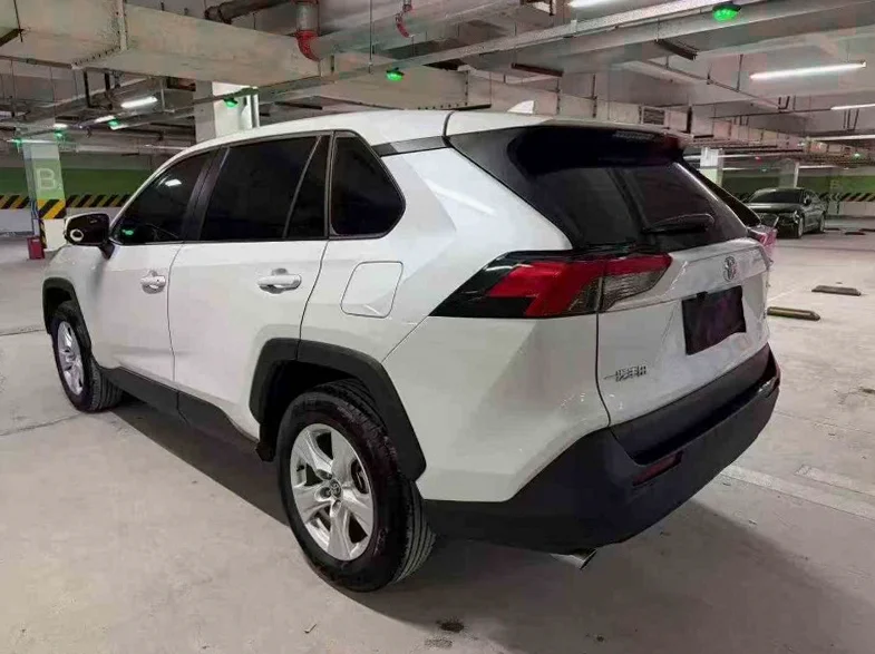 丰田RAV4荣放 内饰后排