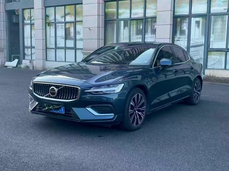 沃尔沃S60L 正面外观三