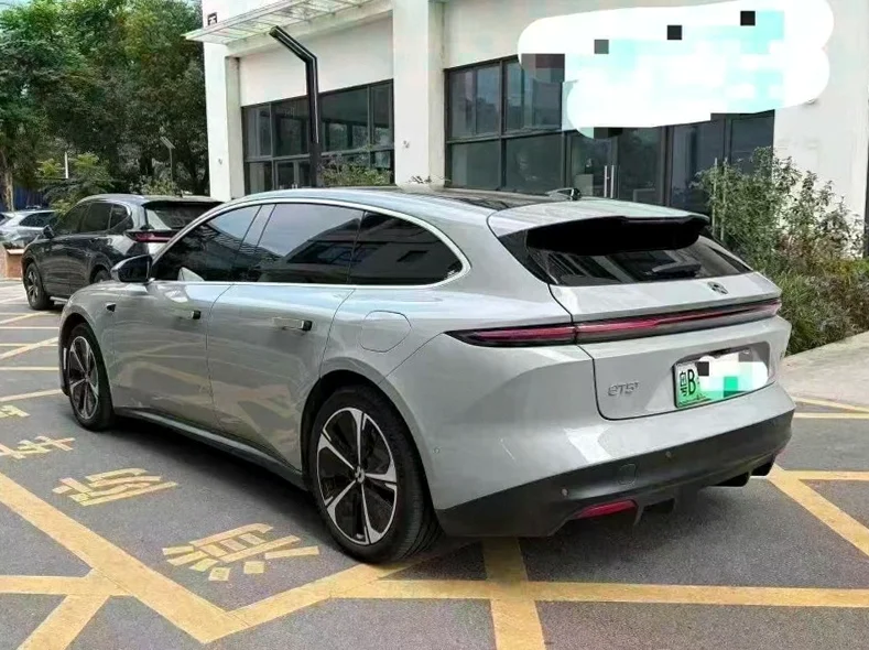 蔚来ET5 后面外观三