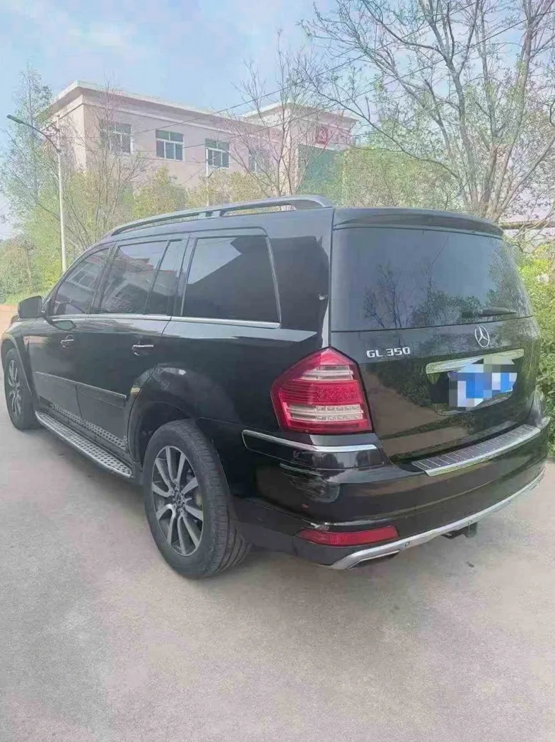 奔驰GL 后面外观三