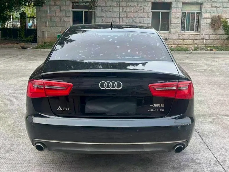 奥迪A6L 驾驶室