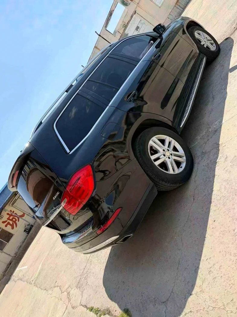 奔驰GL 驾驶室