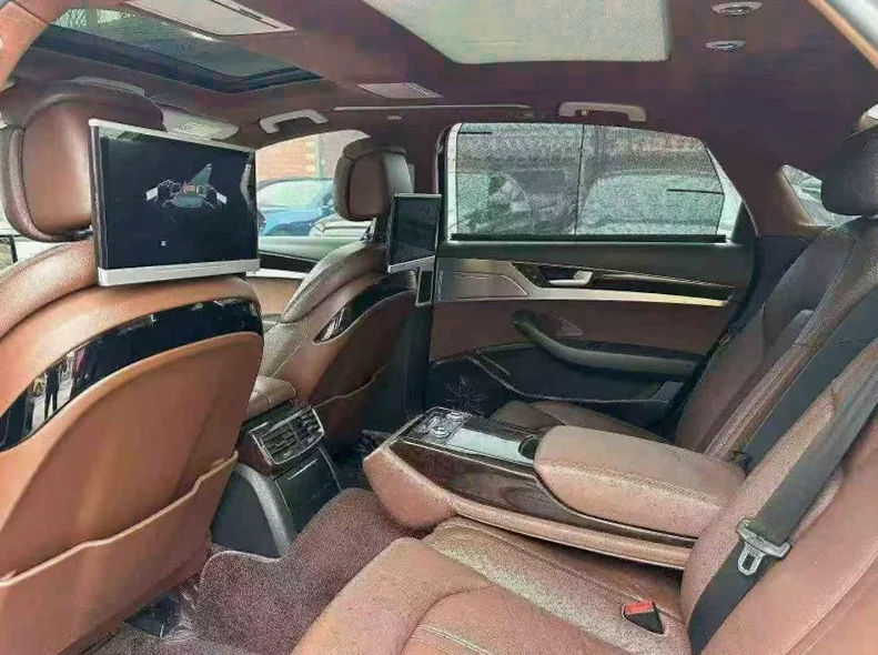 奥迪A8L 后面外观三
