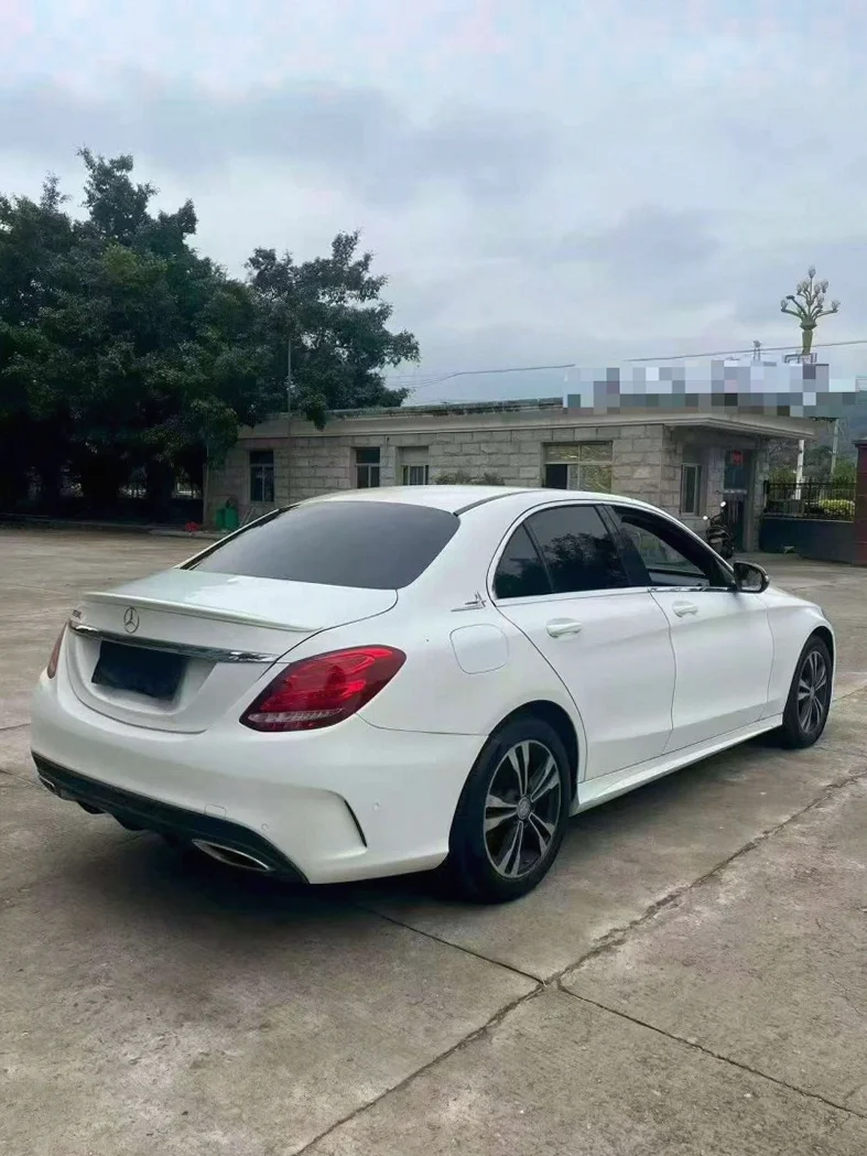 奔驰C 内饰前排