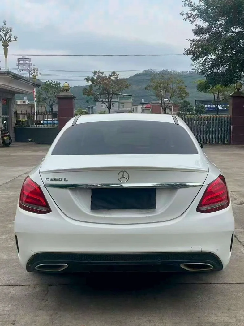 奔驰C 驾驶室