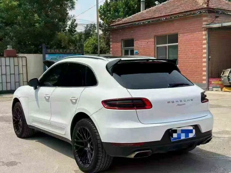 保时捷Macan 后面外观一