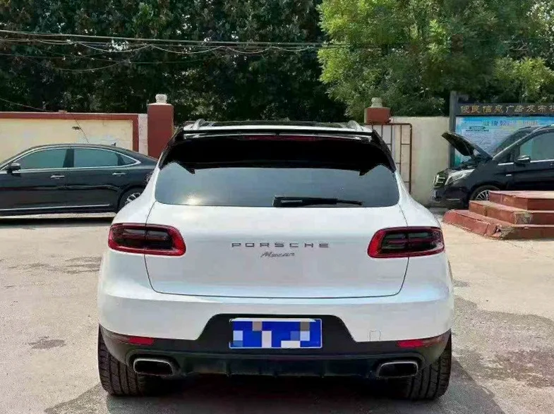 保时捷Macan 后面外观二