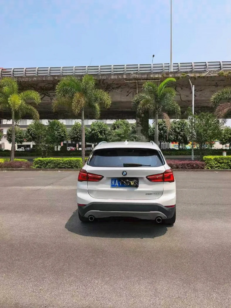 X1宝马 驾驶室