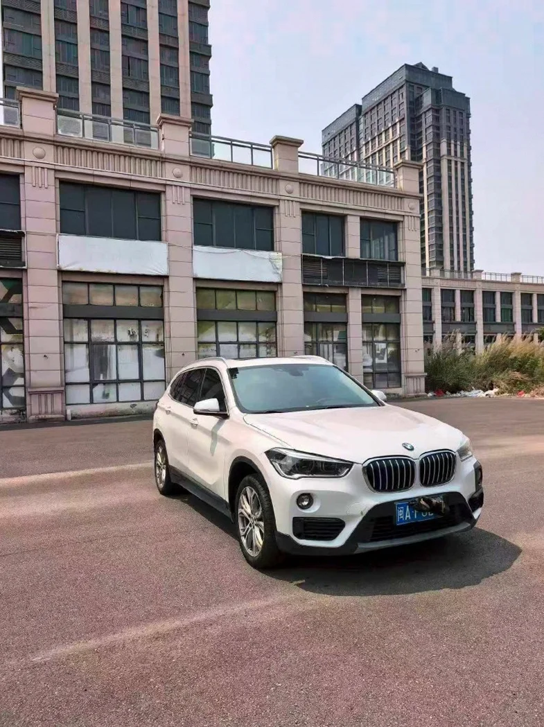 X1宝马 正面外观二