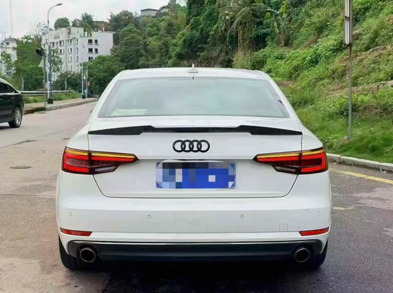 奥迪A4L 驾驶室