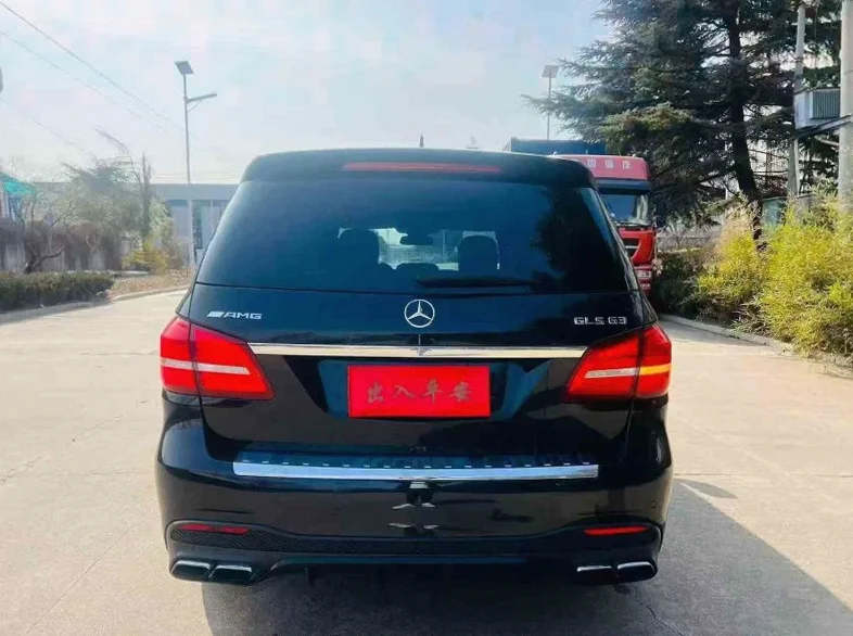 奔驰GLS 后面外观二