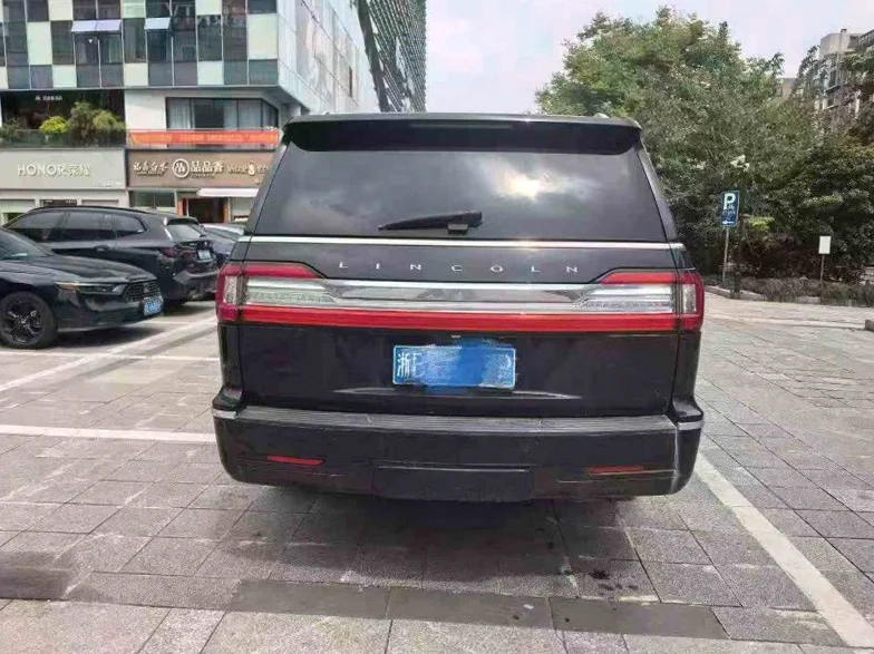 林肯领航员 内饰后排