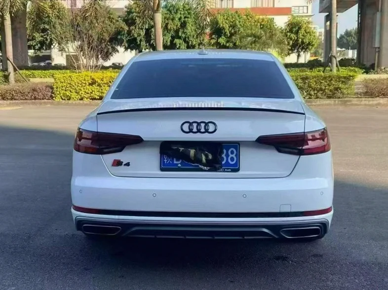 奥迪A4L 驾驶室