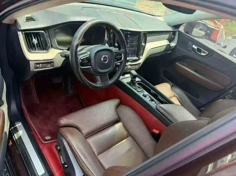 沃尔沃XC60 后面外观一