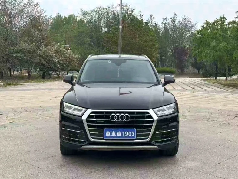 20年奥迪Q5L尊享风雅型