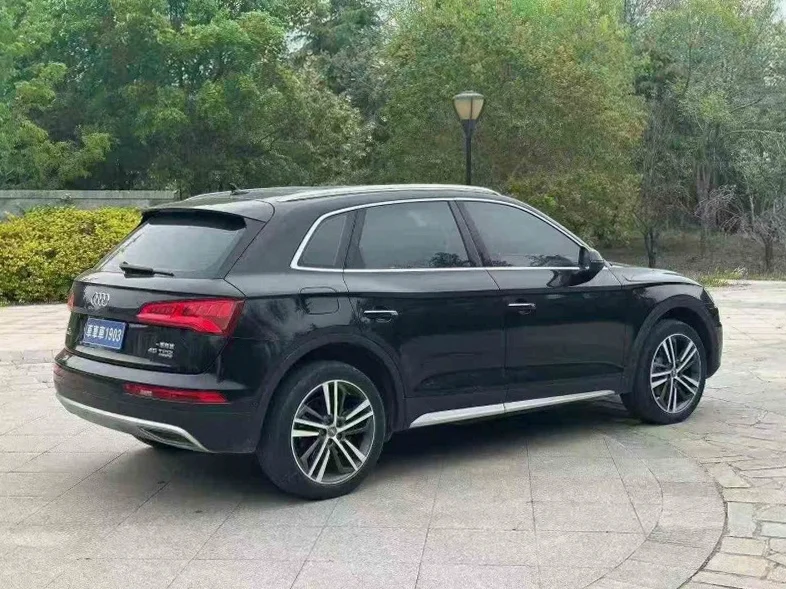 奥迪Q5 后面外观一