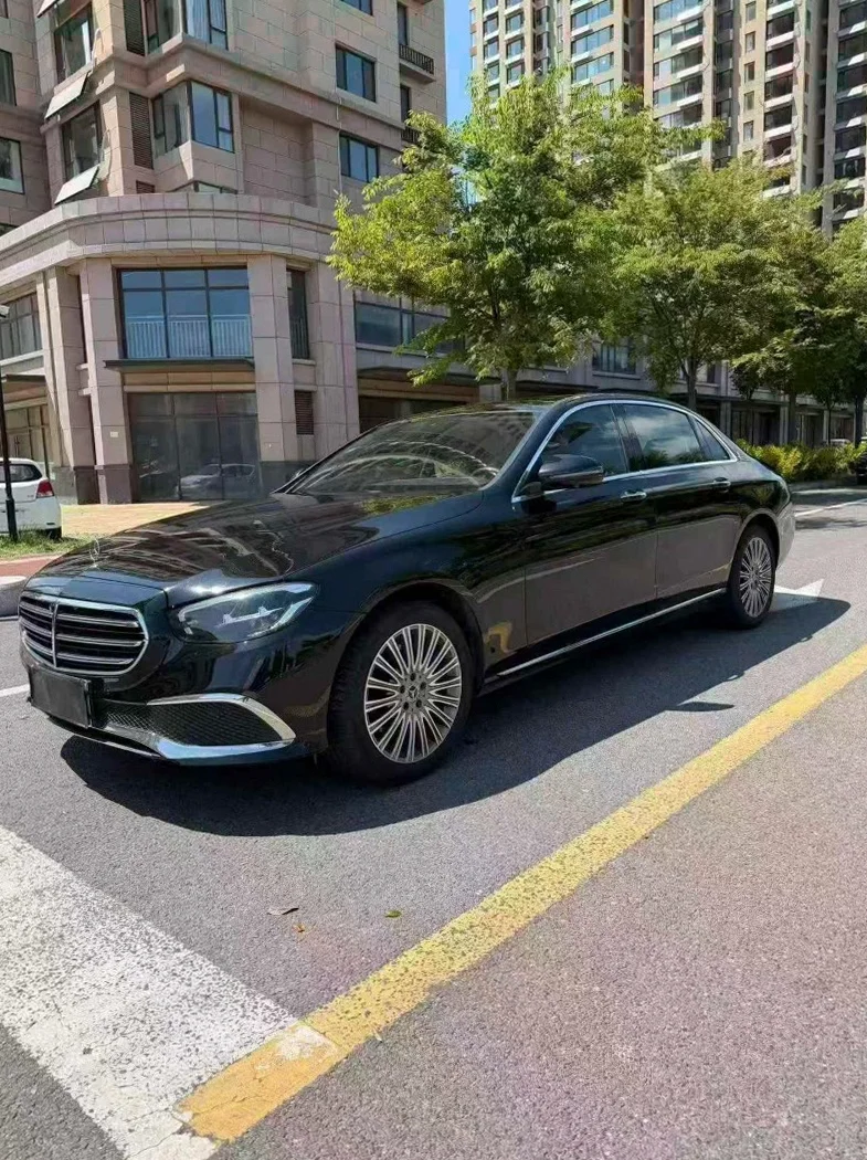 奔驰S 正面外观三