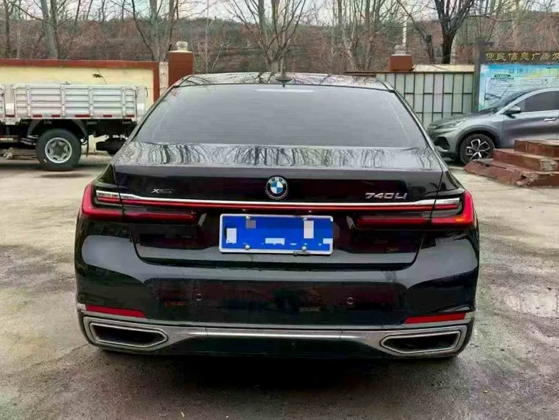 宝马7系 后面外观二