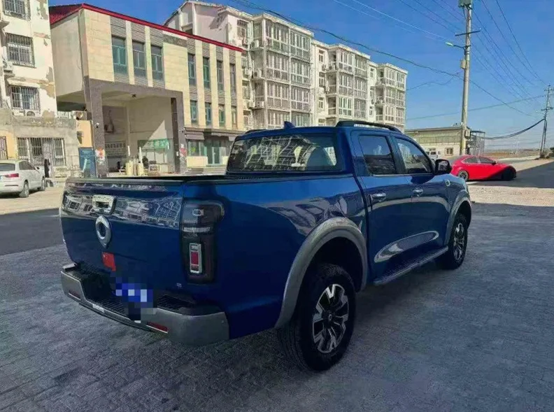 长城汽车炮 后面外观二