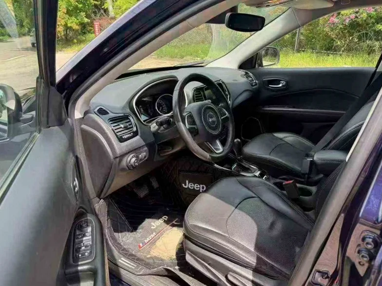 Jeep指南者 后面外观一