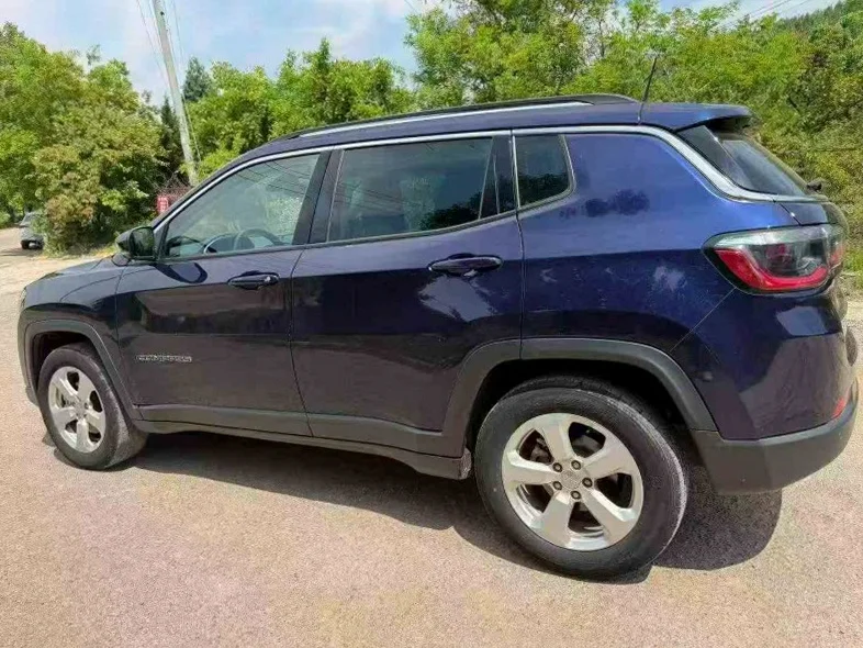 Jeep指南者 内饰前排