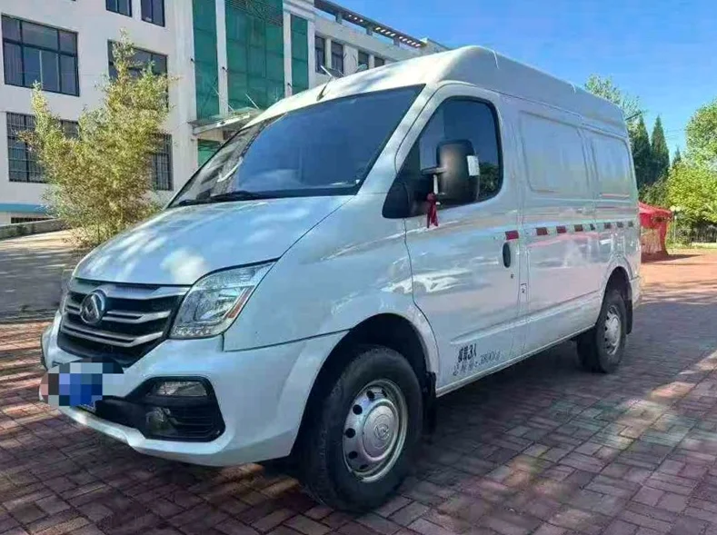 大通V80 正面外观二