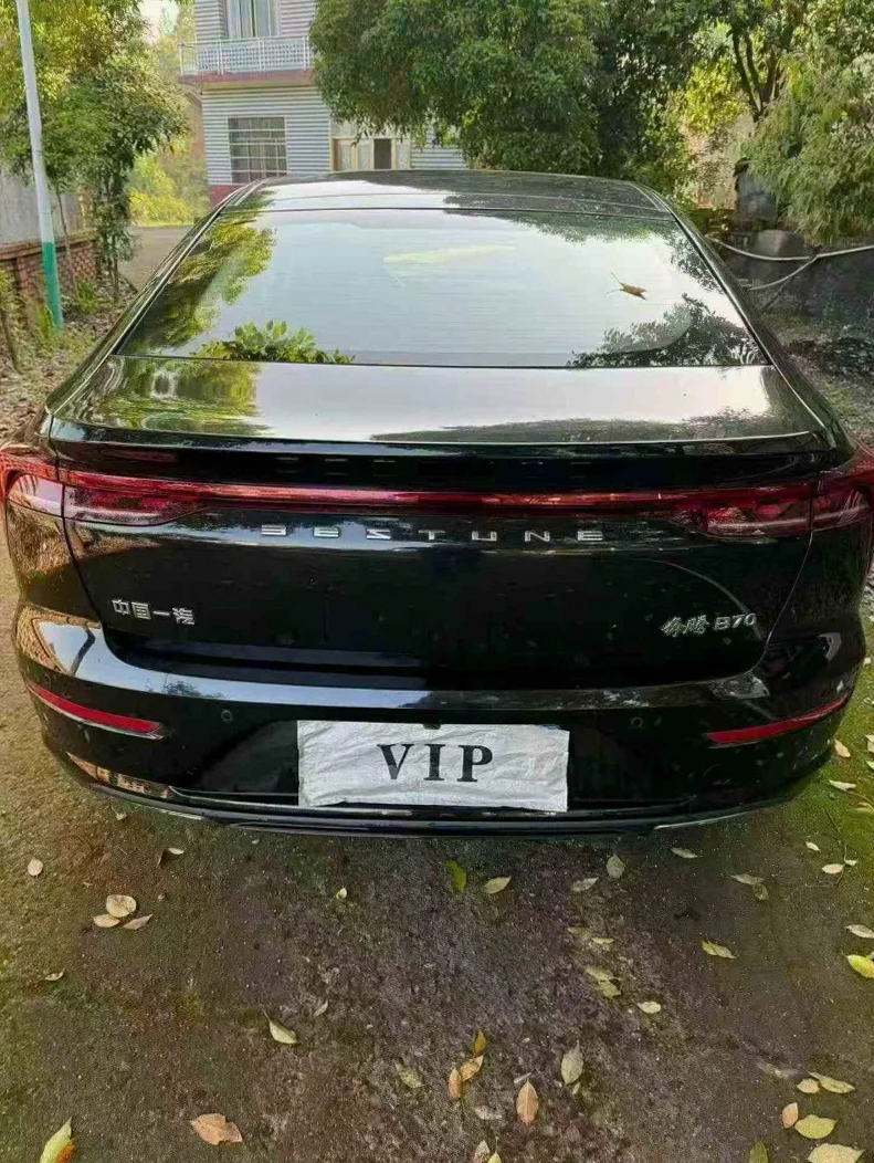 奔腾B70 驾驶室