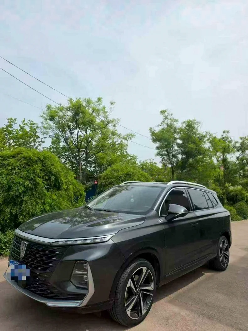 荣威RX5 正面外观二