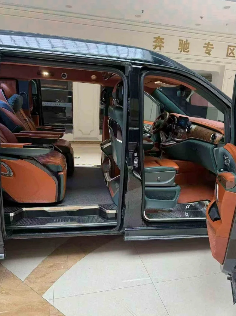 奔驰V 内饰前排